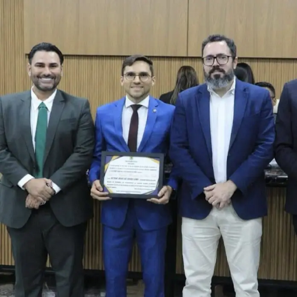 Vereador Marcos Combate homenageia Defensor Público-Geral com Título de Cidadão Honorário