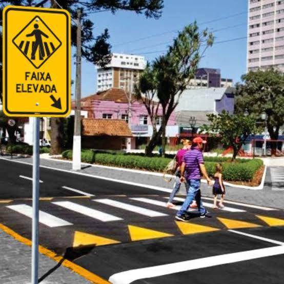 Vereador Edimilson Dourado solicita faixas elevadas para proteger alunos e pais em frente às escolas de Porto Velho