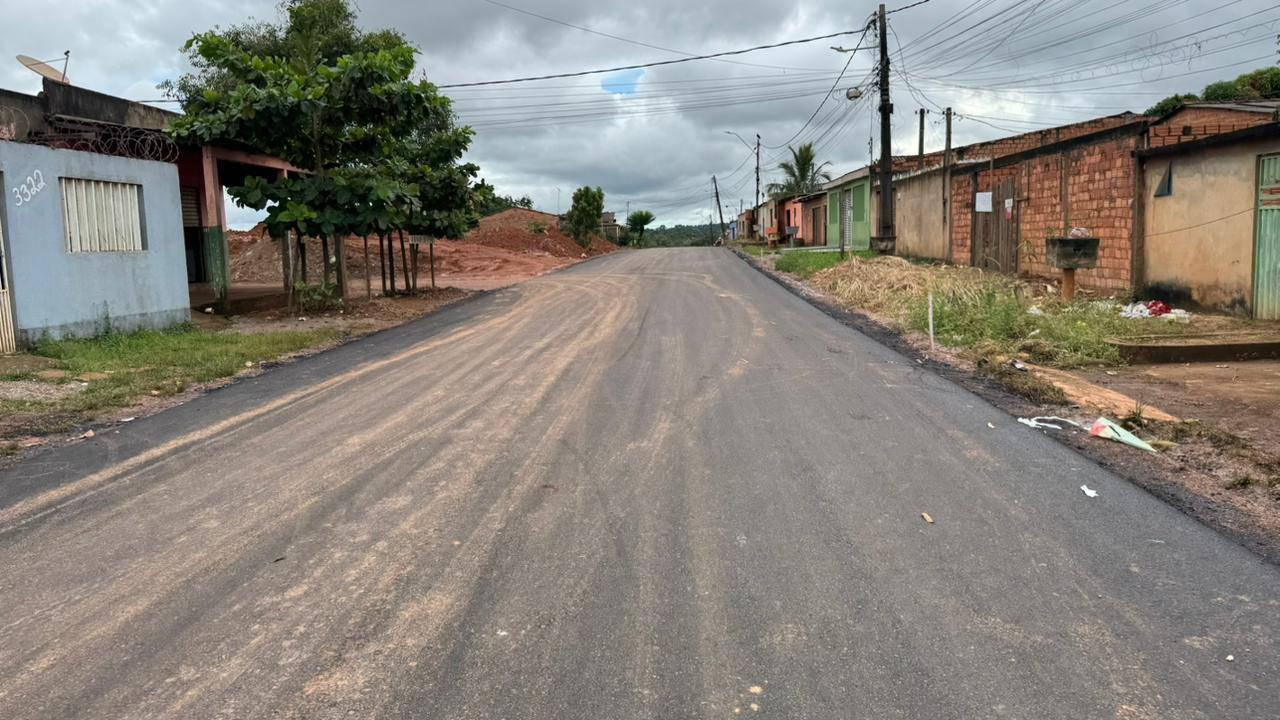 EDIMILSON DOURADO: Prefeitura inicia obras de drenagem e asfaltamento a pedido do vereador