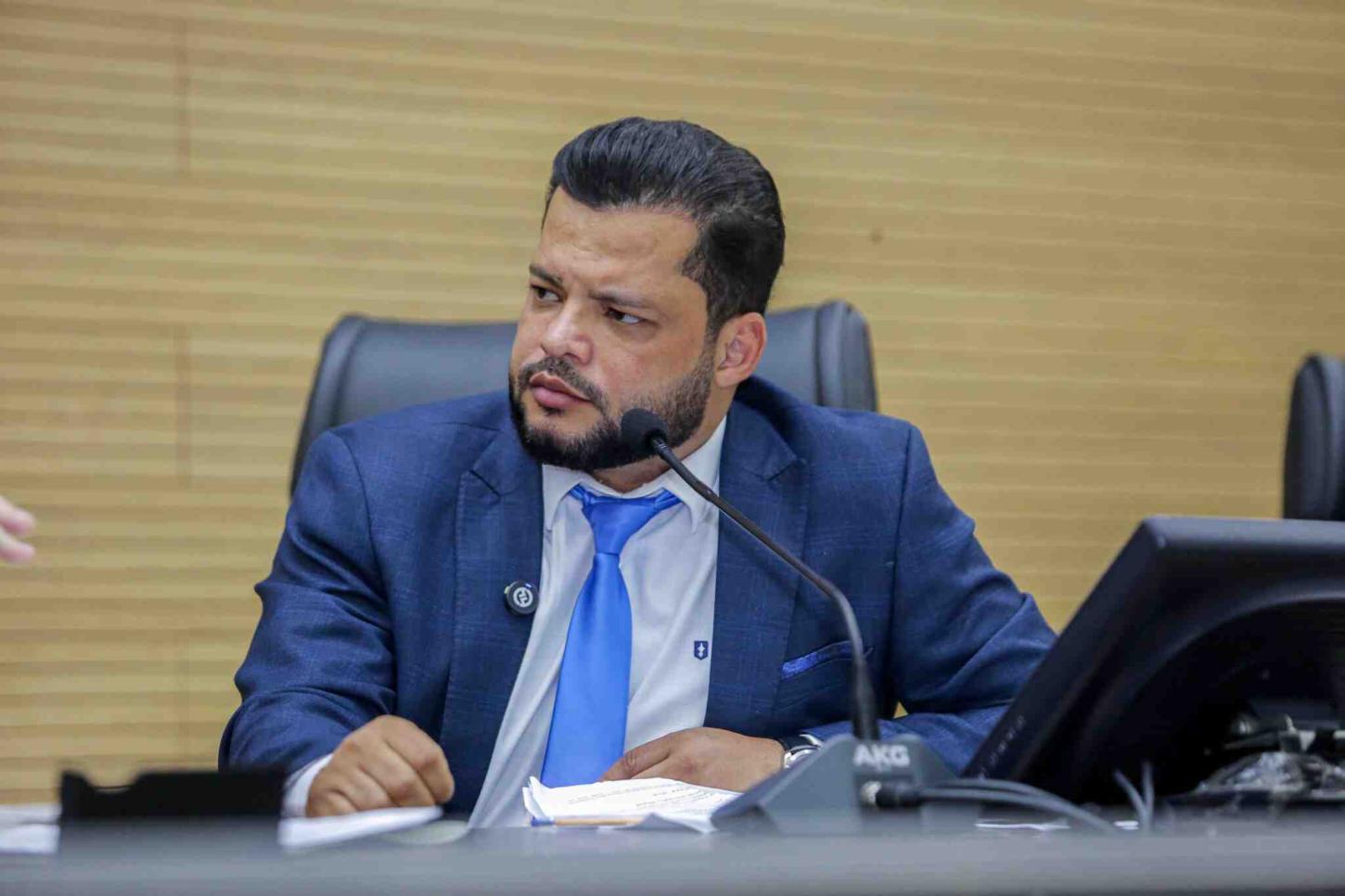 Edevaldo Neves repudia declarações atribuídas a Fátima Cleide sobre a Polícia Militar de Rondônia