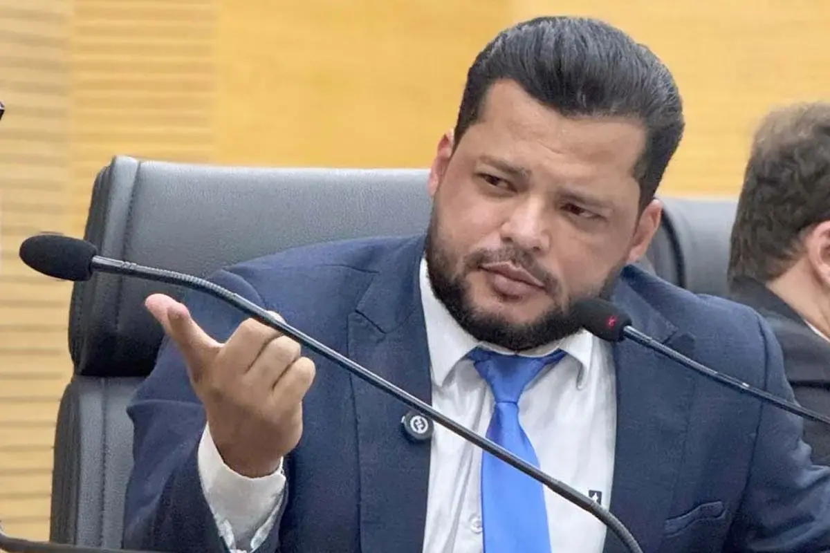 Edevaldo Neves solicita reforma de quadra poliesportiva em escola da zona sul de Porto Velho