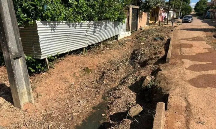 Após solicitação do vereador Edimilson Dourado, Prefeitura intensifica limpeza no bairro Nova Floresta