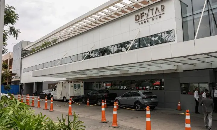 Bolsonaro é internado em UTI hospitalar com broncopneumonia bilateral