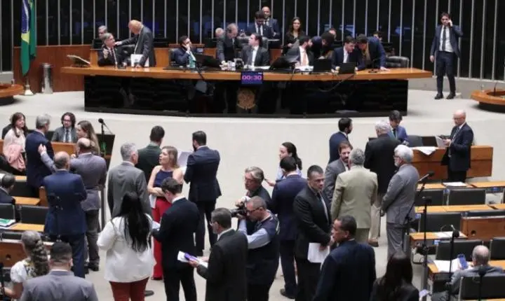 Câmara aprova projeto que inclui economia criativa como beneficiária de fundos regionais; acompanhe