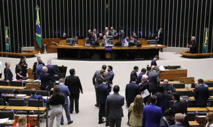 Câmara rejeita mudança emendas feitas pelo Senado na medida provisória do seguro-defeso; acompanhe