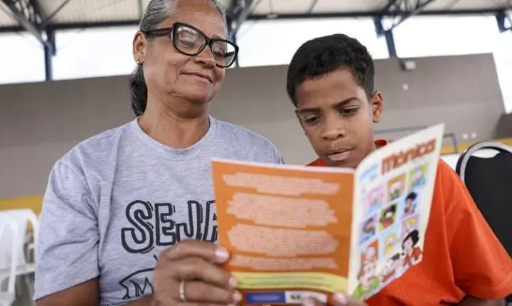 Convívio entre gerações é receita contra etarismo, aponta especialista