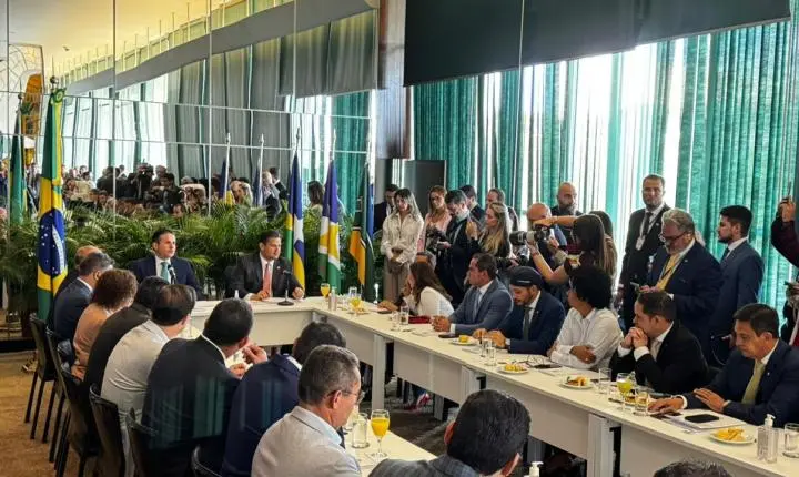 Dignidade aos servidores: Sílvia Cristina destaca o envio da PEC 47 da transposição à CCJ da Câmara dos Deputados 