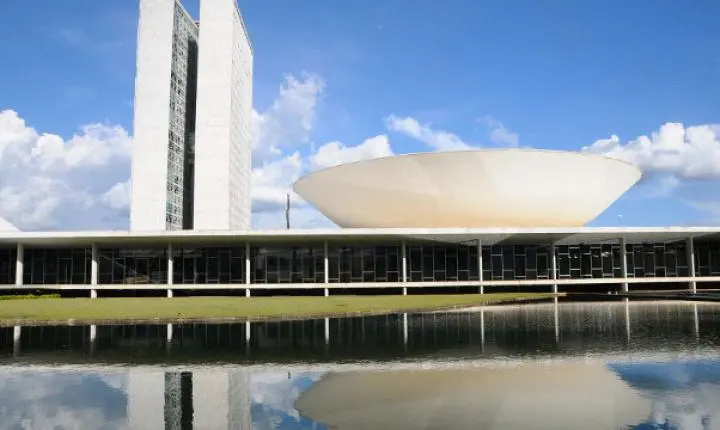 Eleição para deputado federal mobiliza R$ 982 milhões em recursos