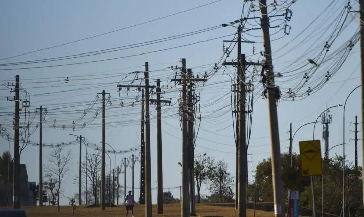 Número de acidentes com a rede elétrica cresceu no Brasil em 2025