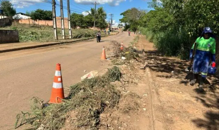 Pedido do vereador Edimilson Dourado é atendido e SEINFRA realiza limpeza de canal no bairro Castanheira