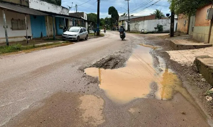 Pedido do vereador Edimilson Dourado é atendido e SEINFRA realiza tapa-buracos no bairro Aeroclube