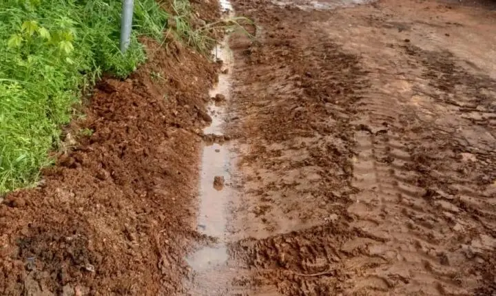 Seinfra atende pedido do vereador Edimilson Dourado de limpeza de bueiro e limpeza de vias na zona sul
