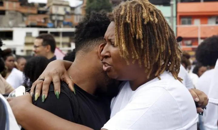 Sob facções e operações, população de favelas vive traumas e adoece