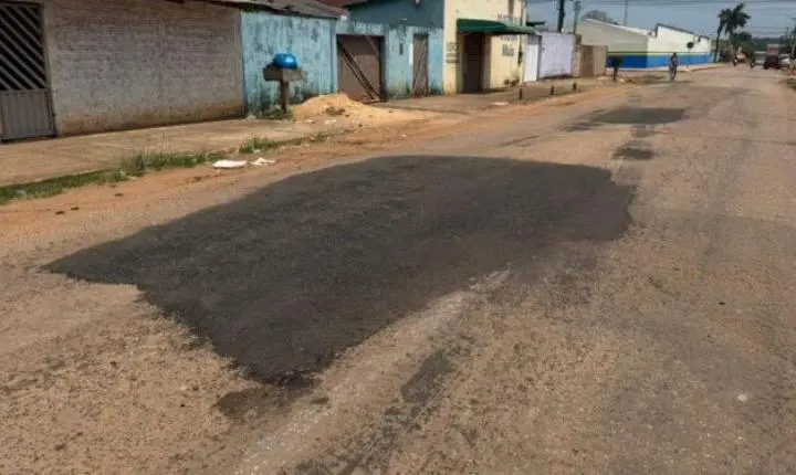 Tapa-buracos melhora condições de tráfego na Rua Percy Holder após solicitação de Edimilson Dourado