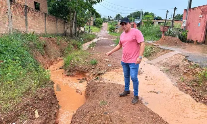 Vereador Edimilson Dourado acompanha secretário em vistoria e cobra asfaltamento de ruas no Cidade Nova