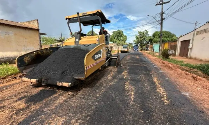 Vereador Edimilson Dourado garante início das obras de pavimentação na Rua Xangri-lá após mais de 20 anos de espera