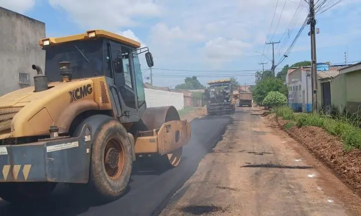 Vereador Edimilson Dourado garante pavimentação de mais uma rua no bairro Castanheira