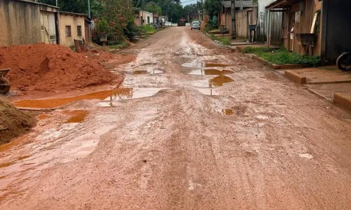 Vereador Edimilson Dourado tem pedido atendido e garante tapa-buracos na Rua Joanópolis, no bairro Aeroclube