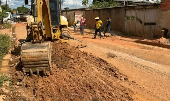 Vereador Edimilson Dourado tem pedido atendido e garante tapa-buracos na Rua Joanópolis, no bairro Aeroclube